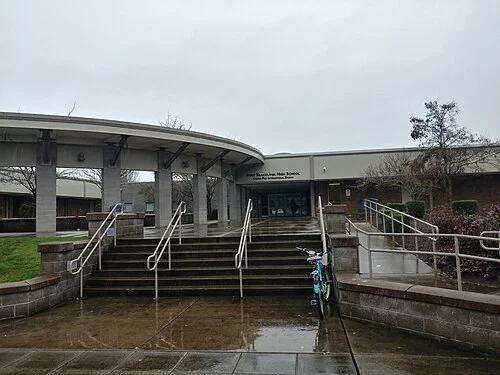 Fort Vancouver High School - a local school sponsored by Five Star Auto Body in Clark County WA
